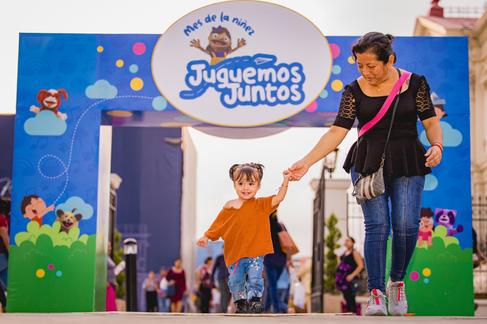 Miles de familias celebran el Día Nacional del Juego en el Centro ...